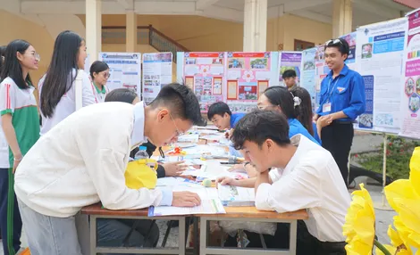 Đại học Cần Thơ: Ngành Sư phạm Toán học có điểm chuẩn trúng tuyển cao nhất 28,12 điểm