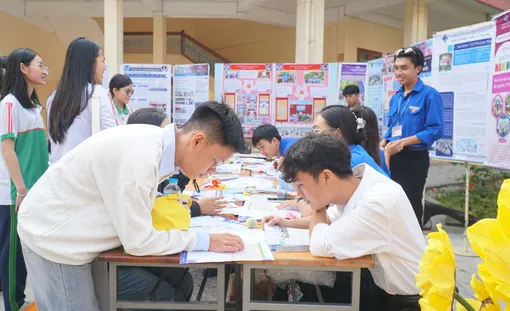 Đại học Cần Thơ: Ngành Sư phạm Toán học có điểm chuẩn trúng tuyển cao nhất 28,12 điểm