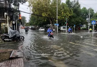 Thời tiết ngày 10/8: Cao nguyên Trung Bộ và Nam Bộ mưa dông, nhiều vùng biển sóng cao tới 5m