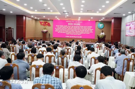 Chuẩn hóa bộ nhận diện căn bệnh “ngồi im” của cán bộ, đảng viên