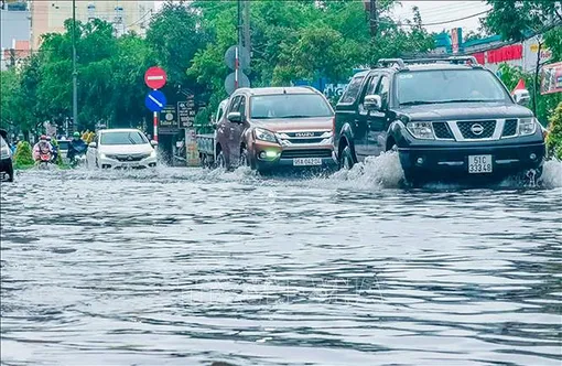 Thời tiết ngày 11/8: Tây Nguyên, Đông Nam Bộ mưa lớn cục bộ, Biển Đông gió mạnh