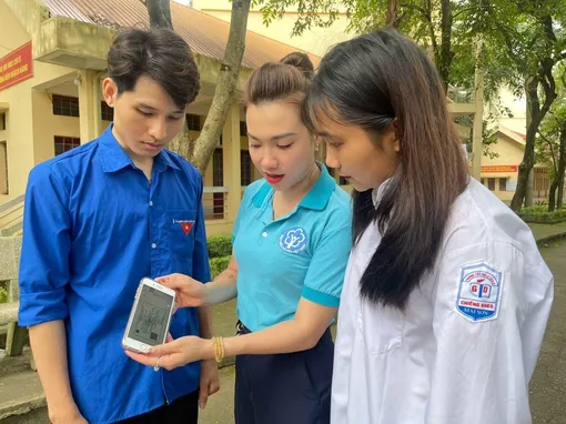 Ngân sách hỗ trợ tối thiểu 50% mức đóng BHYT học sinh, sinh viên