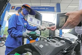 Giá xăng giảm gần 500 đồng/lít từ chiều 13/8