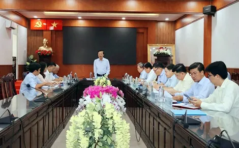 Đẩy nhanh sắp xếp trường học, kiện toàn trạm y tế