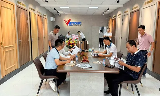 Việt Đức Home mở rộng hiện diện tại Cần Thơ: Đưa cửa đạt chuẩn quốc gia đến trung tâm miền Tây