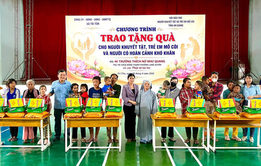រីក​សាយ​ភាយ​ស្មារតី​មេត្តា​ធម៌​ យក​ចិត្ត​ទុក្ខ​ដាក់​ដល់​អ្នក​ក្រី​ក្រ​និង​អ្នក​ងាយ​រង​គ្រោះ​