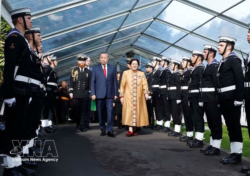 Official welcome ceremony held for top Vietnamese leader in New Zealand