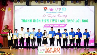 Sinh viên thi đua học tập và làm theo tư tưởng, đạo đức, phong cách Hồ Chí Minh
