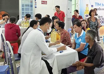 Phối hợp chăm lo sức khỏe phụ nữ, trẻ em