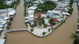 Chuyện bên bảy dòng kinh