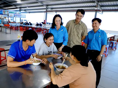 Lãnh đạo LĐLĐ TP Cần Thơ thăm, làm việc với Công đoàn tại Công ty TNHH Mediprotek Vina