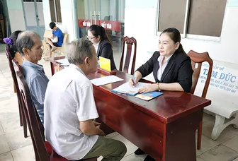 Điểm tựa pháp lý cho người yếu thế