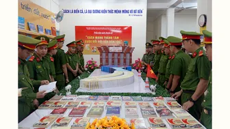 Triển lãm sách chào mừng kỷ niệm 81 năm Cách mạng Tháng Tám và Quốc khánh 2-9