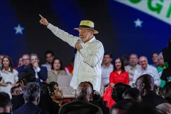 Bầu cử Tổng thống Brazil: Hai ứng viên khởi động tranh cử, nhắm tới cử tri nữ