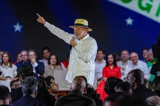 Bầu cử Tổng thống Brazil: Hai ứng viên khởi động tranh cử, nhắm tới cử tri nữ