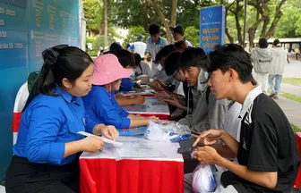 Thí sinh trúng tuyển các cơ sở của Đại học Cần Thơ nhập học tại Khu II
