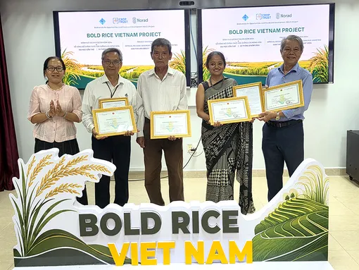 Công bố lưu hành giống lúa Nông Dân 1 và Nông Dân 2