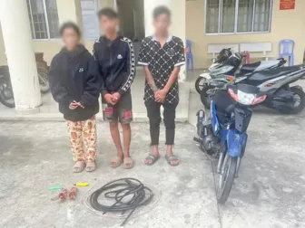 Phát hiện 3 đối tượng cắt trộm dây cáp điện