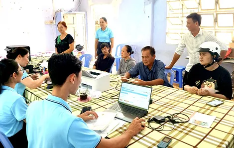 Xã Trường Khánh triển khai mô hình “Gần dân - Phục vụ tận nơi”