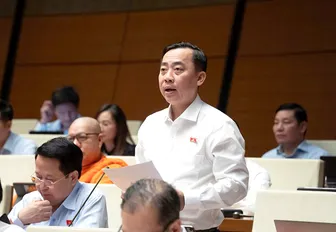Ông Đào Chí Nghĩa, Phó trưởng đoàn chuyên trách Đoàn Đại biểu Quốc hội TP Cần Thơ, góp ý định hướng chính sách sửa đổi Luật Đất đai năm 2024