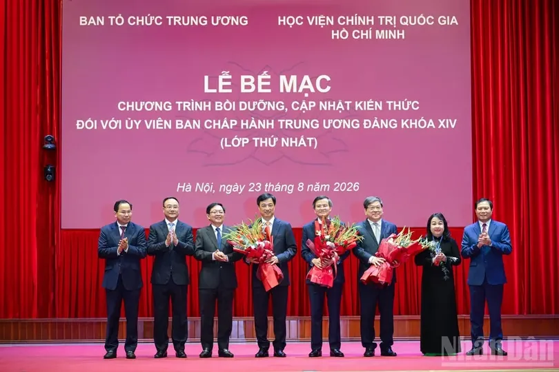 Bế mạc Chương trình bồi dưỡng, cập nhật kiến thức đối với Ủy viên Trung ương Đảng khóa XIV