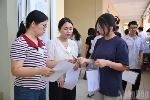 Chuẩn bị Kỳ thi tốt nghiệp trung học phổ thông năm 2027: Thử nghiệm và thí điểm thi trên máy tính