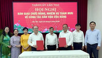 Bàn giao chức năng, nhiệm vụ tham mưu công tác dân vận về Đảng ủy MTTQVN, các đoàn thể thành phố