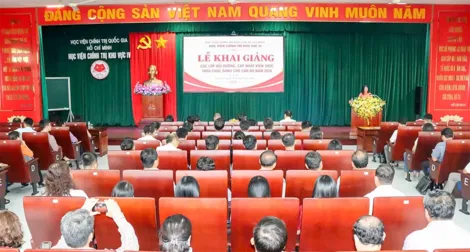 Bồi dưỡng, cập nhật kiến thức cho 185 cán bộ ủy ban kiểm tra và mặt trận cấp xã 4 tỉnh, thành ĐBSCL