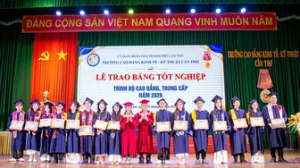 Trường Cao đẳng Kinh tế - Kỹ thuật Cần Thơ trao bằng tốt nghiệp cho hơn 1.000 tân khoa