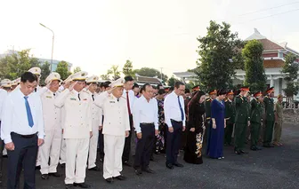 Lãnh đạo TP Cần Thơ viếng Nghĩa trang liệt sĩ Mỹ Xuyên
