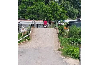 Lan can cầu bị gãy - tiềm ẩn tai nạn