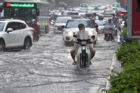 Thời tiết ngày 27/8: Bắc Bộ mưa rào cục bộ; Trung Bộ nắng nóng, có nơi trên 38 độ C