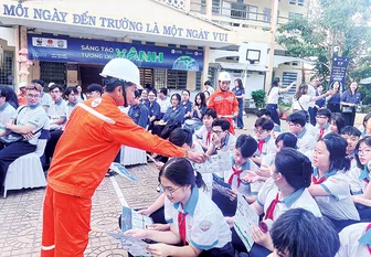 Đẩy mạnh tuyên truyền tiết kiệm điện gắn với chuyển đổi số