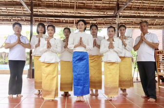 បង្រៀន​អក្សរ​ របាំ​ រក្សា​ព្រលឹង​វប្ប​ធម៌​ខ្មែរ​