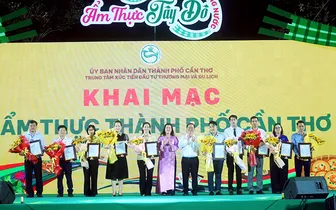Khai hội Tuần lễ Ẩm thực TP Cần Thơ năm 2026 và công bố Hệ thống Du lịch thông minh TP Cần Thơ
