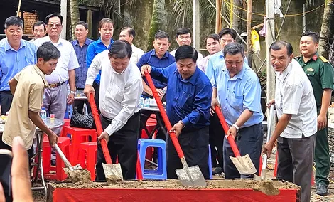 Củng cố niềm tin của nhân dân