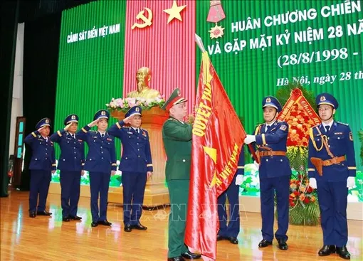 Cảnh sát biển Việt Nam vững vàng nơi đầu sóng, giữ nghiêm pháp luật trên biển