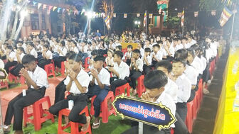ពិ​ធី​ប្រ​កាស​លទ្ធ​ផល​ខេ​មរ​ភា​សា​នៅ​វត្ត​កំ​ពង់​រាជ​បុប្ផា​