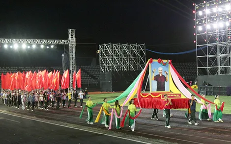 Sôi động trước giờ khai hội