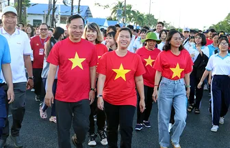 TP Cần Thơ hưởng ứng Chương trình đi bộ “Cùng Việt Nam tiến bước”