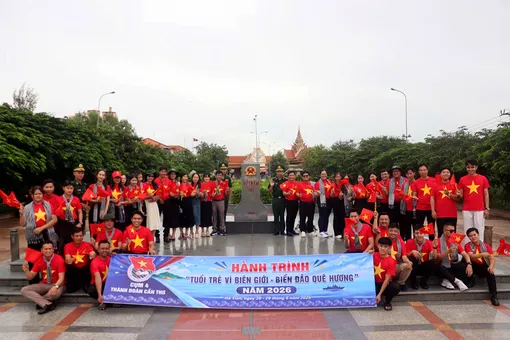 Tuổi trẻ Cần Thơ hướng về biên giới, biển đảo