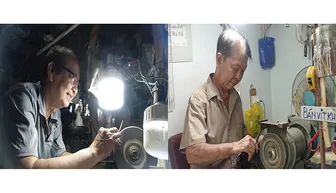Nghề “lau bóng thời gian”