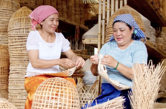 ផ្តល់​កម្លាំង​ចលករ​អភិវឌ្ឍ​សហ​ករណ៍​សិប្ប​ឧស្សាហ​កម្ម​ខ្នាត​តូច​