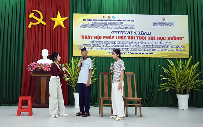 Đổi mới hình thức giáo dục pháp luật cho học sinh