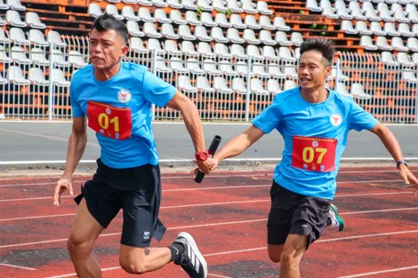 Trao 26 bộ huy chương môn Điền kinh Đại hội Thể dục thể thao TP Cần Thơ lần thứ X