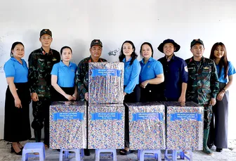 Liên đoàn Lao động TP Cần Thơ thăm, động viên lực lượng tìm kiếm, quy tập hài cốt liệt sĩ