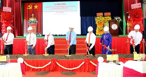 Khởi công xây dựng công trình đầu tư cơ sở vật chất ngành giáo dục và đào tạo