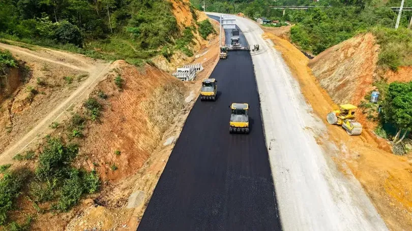 Bộ Xây dựng: Sẽ phải hoàn thành 34 dự án giao thông trong năm nay