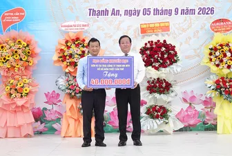 Phó Bí thư Thành ủy Trần Văn Huyến dự Lễ Khai giảng năm học mới tại Trường THPT Thạnh An