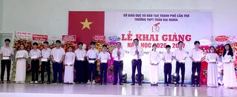 Trưởng Ban Tuyên giáo Thành ủy Nguyễn Ngọc Tâm dự lễ khai giảng năm học mới tại Trường THPT Trần Đại Nghĩa